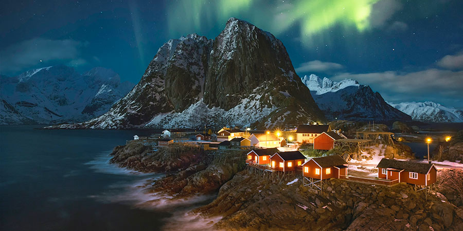 Cruising into the otherworldly Lofoten Islands