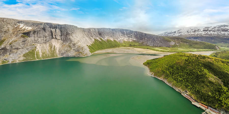 Cruising the spectacular Beiar fjord