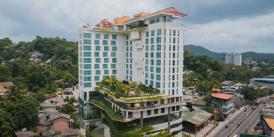 Kandy Myst by Cinnamon, Kandy